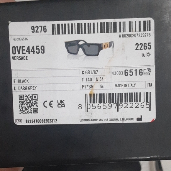 Versace Rectangular Black Sunglasses - Picture 8 of 8